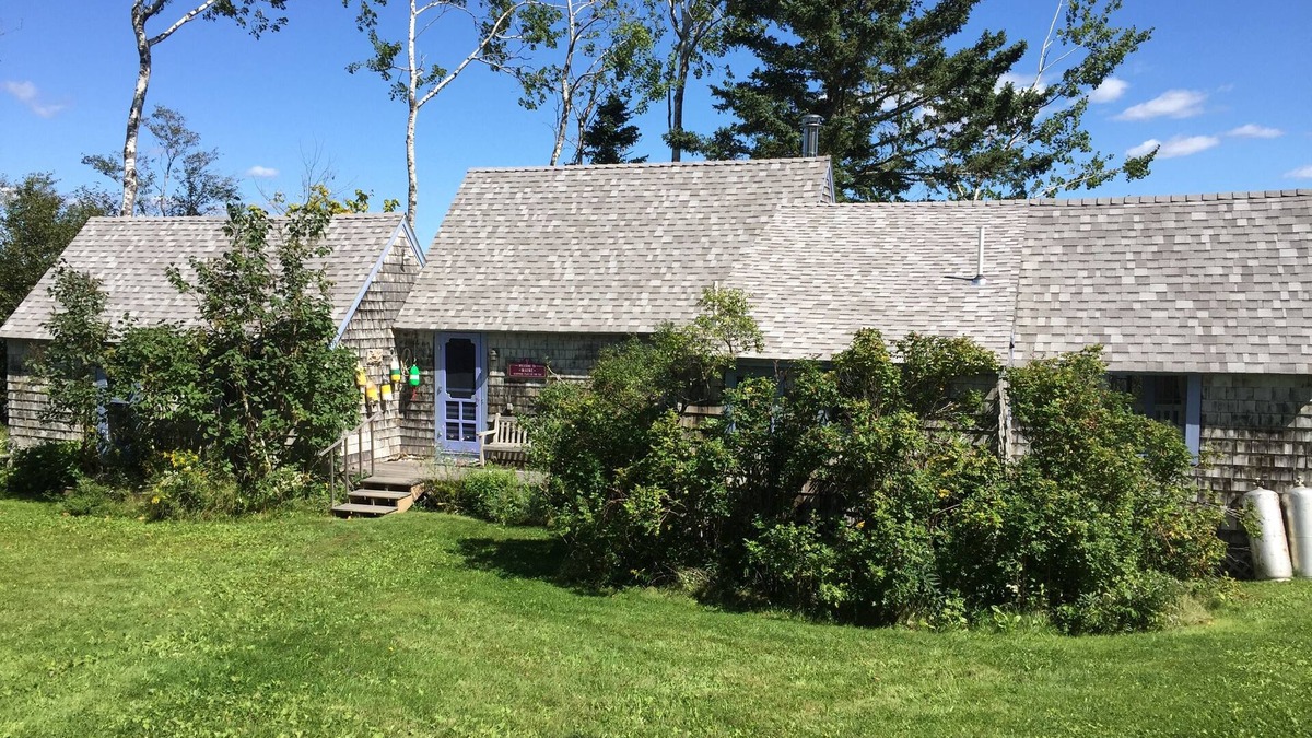Brooklin Cottage | PERIWINKLE COTTAGE in Brooklin, Maine
