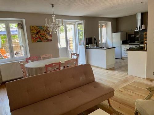 Billom House | Perle de lune