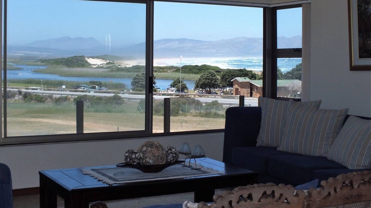 Kleinmond Apartment | PERLEMOEN 4 : 3bedr/2bathr villa, inside BBQ. Best all round view in Kleinmond.
