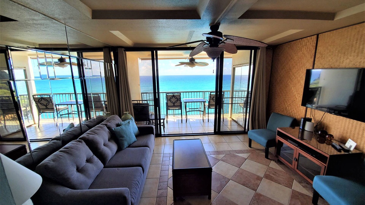 Makaha Condo | Permitted Hawaiian Princess condo on beach with sea turtles and amazing sunsets