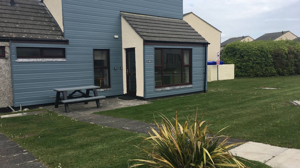St. Agnes House | PERRANPORTH - AMAZING VALUE - 3 bedrooms, great facilities, swimming pool