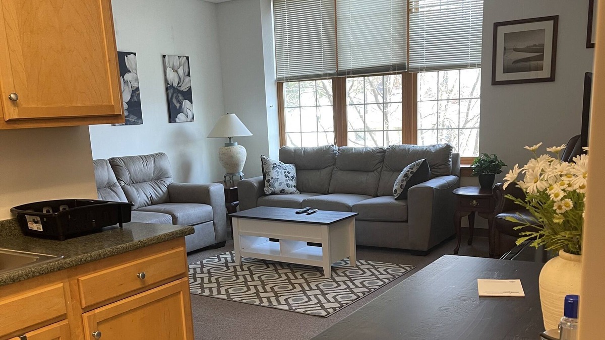 New Kensington Apartment | Pershing Heights 201