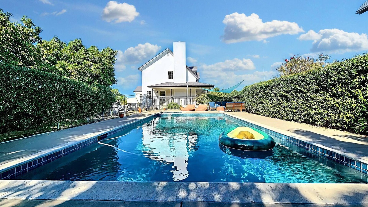 Valley Center Bed & Breakfast | Personalized Retreat: Saltwater Hot Tub & Pool, Chef, Spa Services Included