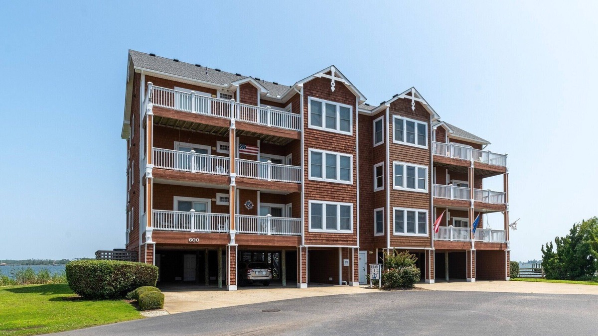 Manteo Condo | Persuasion, 604 N Bay Club