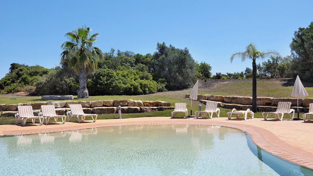 Estombar Apartment | Pestana Gramacho Residence Studio with Mountain View, Pool & Wi-Fi