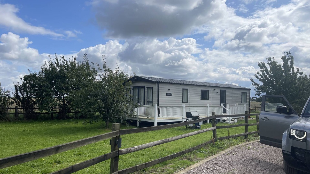 Boston House | PET/CHILD FRIENDLY 2 BEDROOM ORCHARD CARAVAN