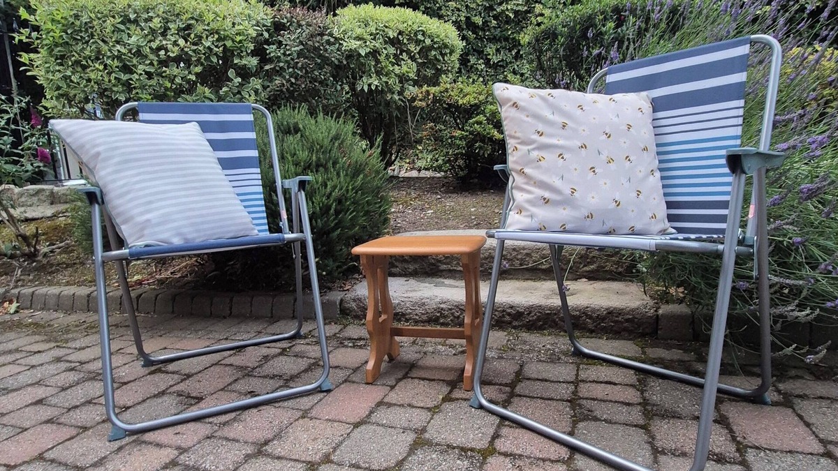 Newcastle Apartment | Pet & Family Friendly Apartment, 2 min walk to the Sea & foot of the mountains.