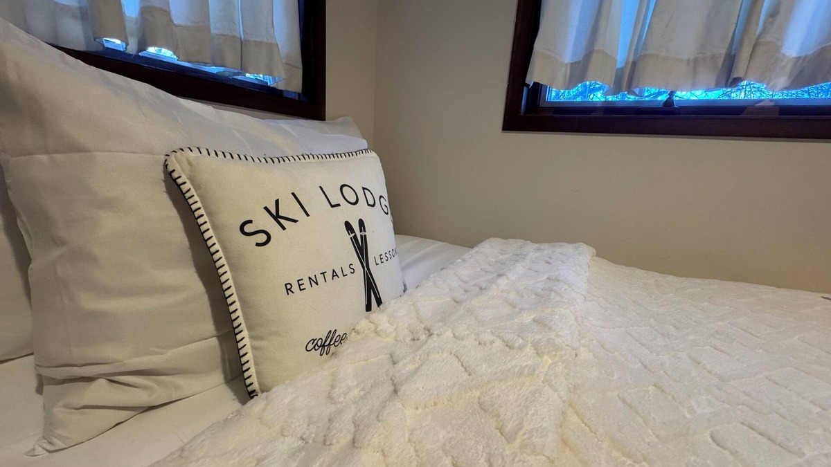 Snowmass Village Apartment | Pet friendly 1 bedroom, in the heart of Snowmass Vlg