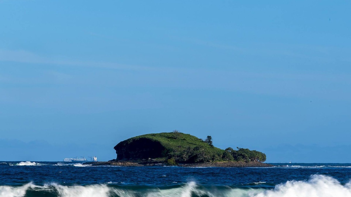 Marcoola House | Pet Friendly, 2 Bedroom, Sleeps 4, 250m to Beach, Close to Cafes, Sunshine Coast