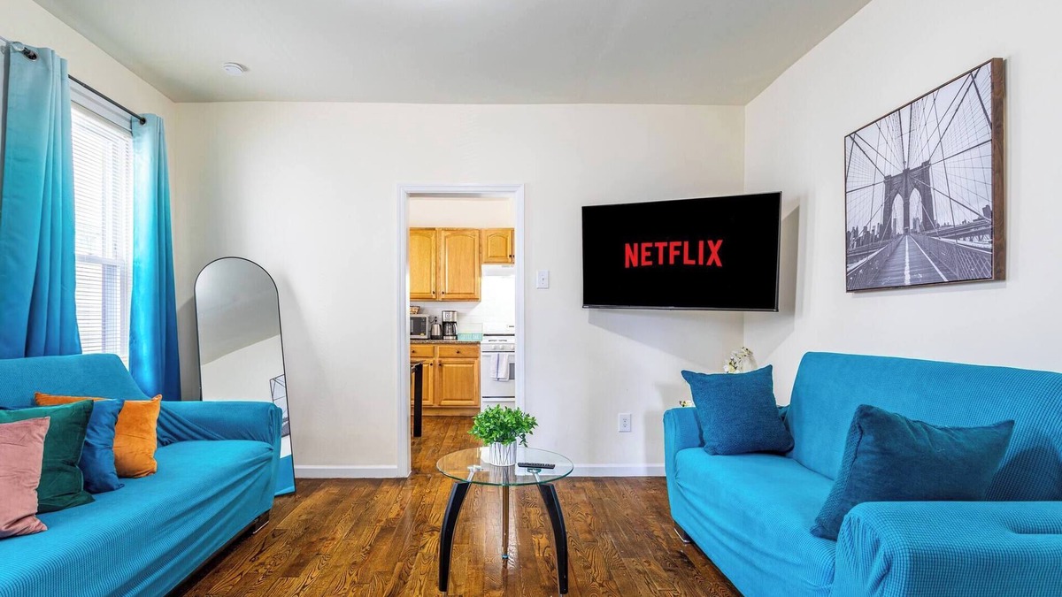 Ampere Bed & Breakfast | Pet-Friendly 2BR w/FREE Parking & NYC Transit