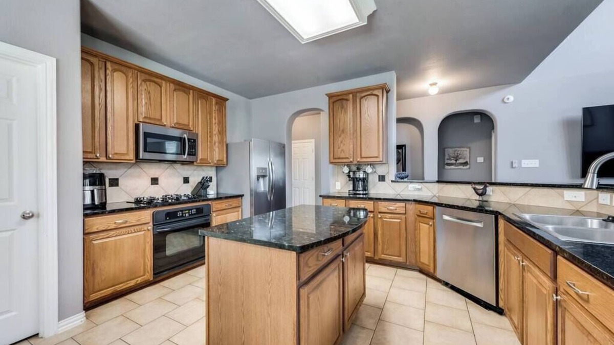 Keller House | Pet Friendly 4 BR 2.5 BA 3 Car Garage Keller ISD