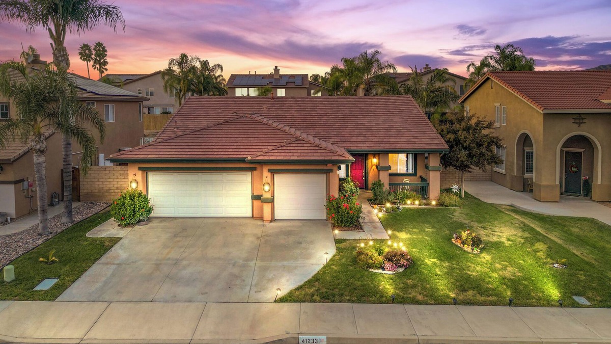 Murrieta House | Pet Friendly 4 BR Home, Perfect for Monthly Stays. Near Wineries & Restaurants!