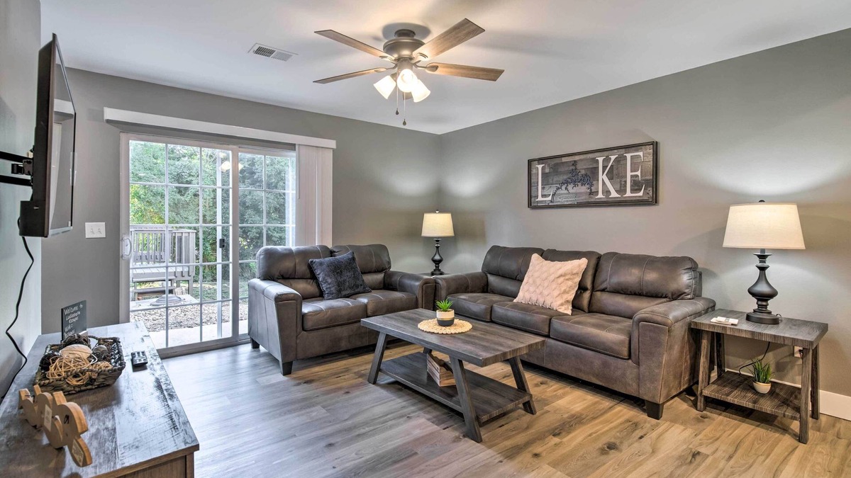 Kimberling City House | Pet-Friendly Abode, Walk to Table Rock Lake!
