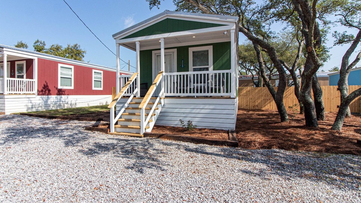 Navarre Cottage | Pet friendly, affordable vacation rentals
