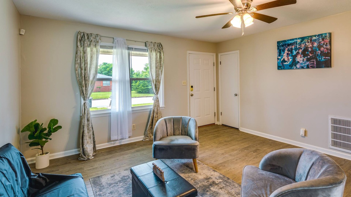 Albany House | Pet-Friendly Albany Home ~ 3 Mi to University!