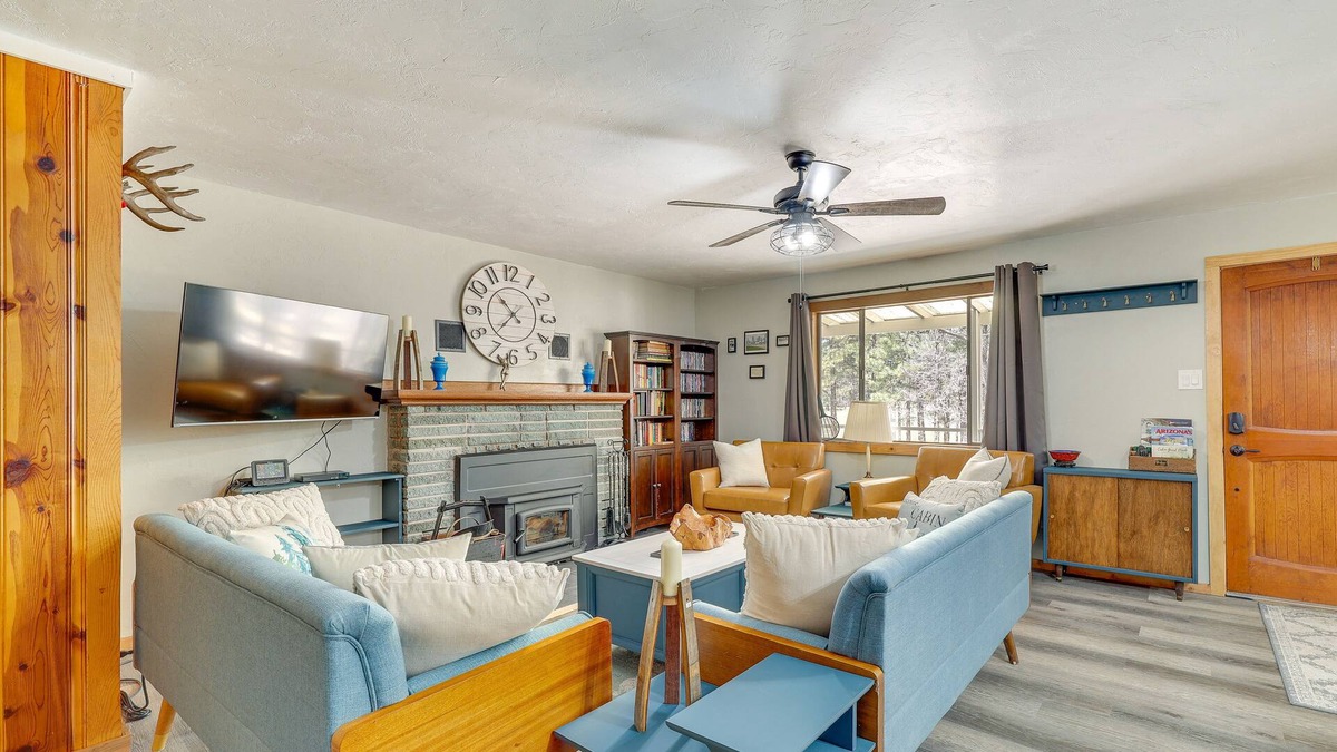 Alpine Cabin | Pet-Friendly Alpine Cabin w/ Gas Grill & Fireplace