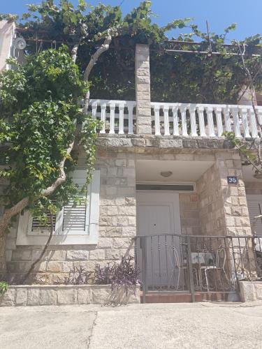 Petrovac Apartment | Pet Friendly Apartment Ground Floor