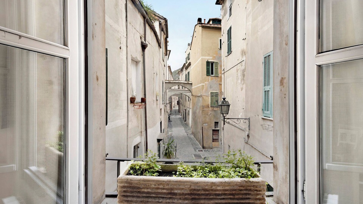 Finalborgo Apartment | Pet-Friendly Apartment Bilocale Merlino with Mountain View & Wi-Fi