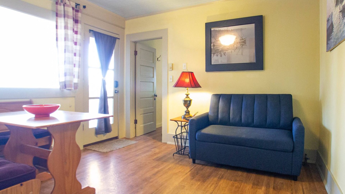 Friday Harbor Apartment | Pet Friendly Apartment Downtown! (Fisherman)