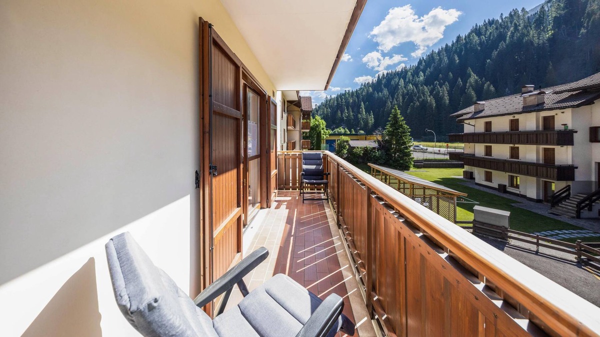 Predazzo Apartment | Pet-friendly Apartment "Appartamento di Viola ed Elia" with Mountain View & Balcony