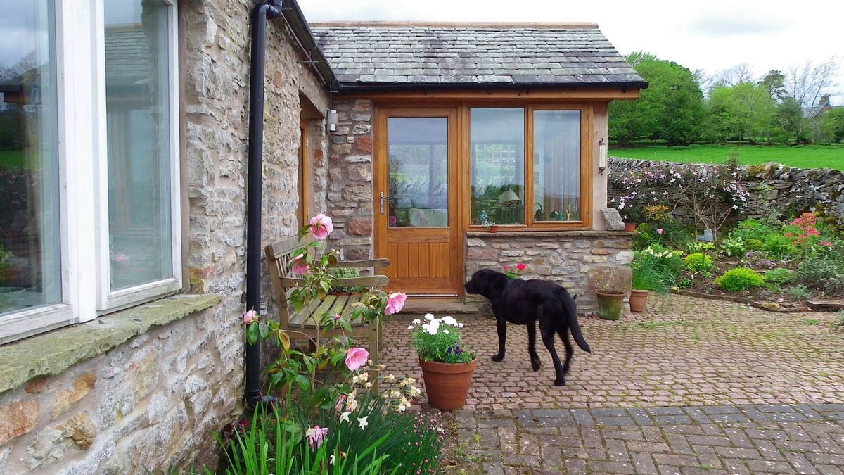 Kirkby Stephen House | Pet friendly barn conversion with spectacular views, just for 2.