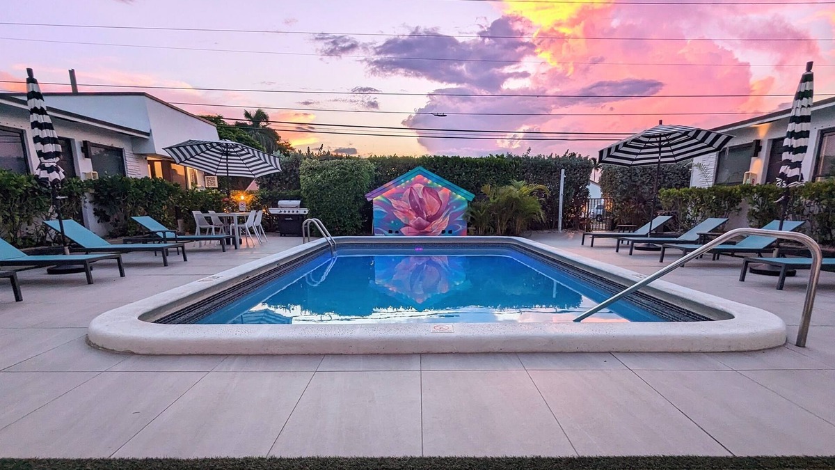 Deerfield Beach Apartment | Pet-Friendly Beach Studio #110 | Sleeps up to 3