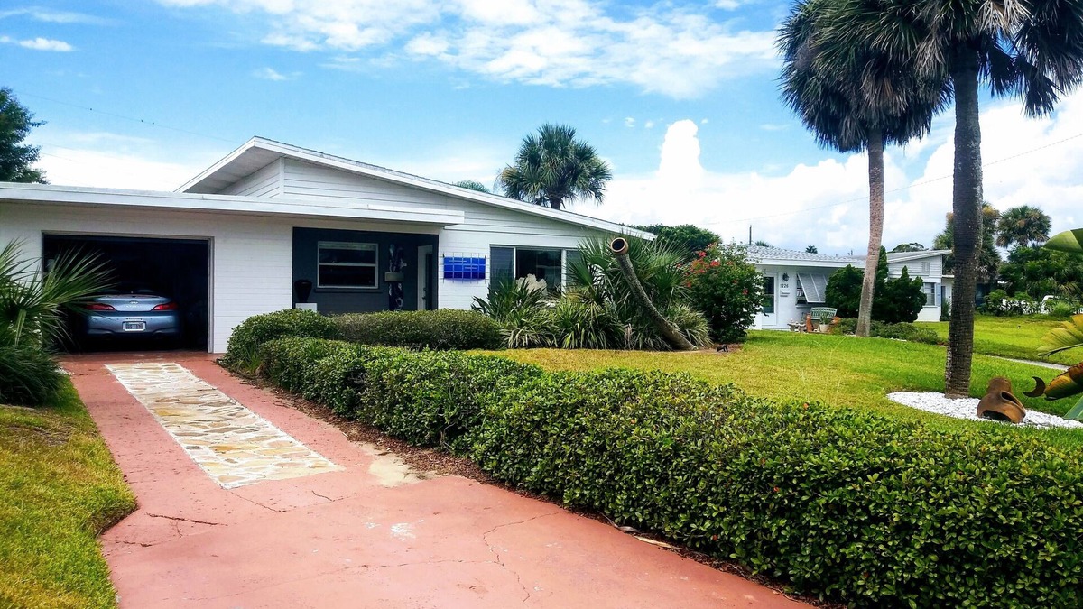 Ormond Beach House | Pet Friendly Beachside Artist's Mid-Century Modern Bungalow