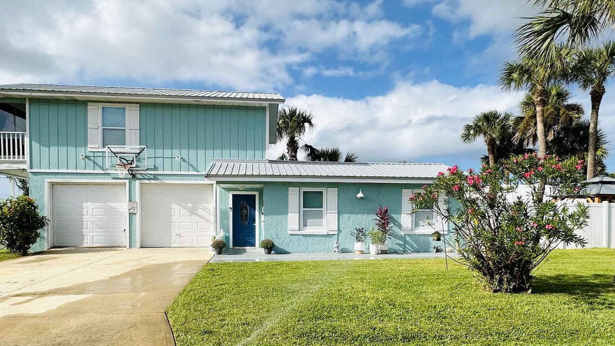 Wilbur-By-The-Sea House | Pet friendly beach home across the street from marina and restaurant!