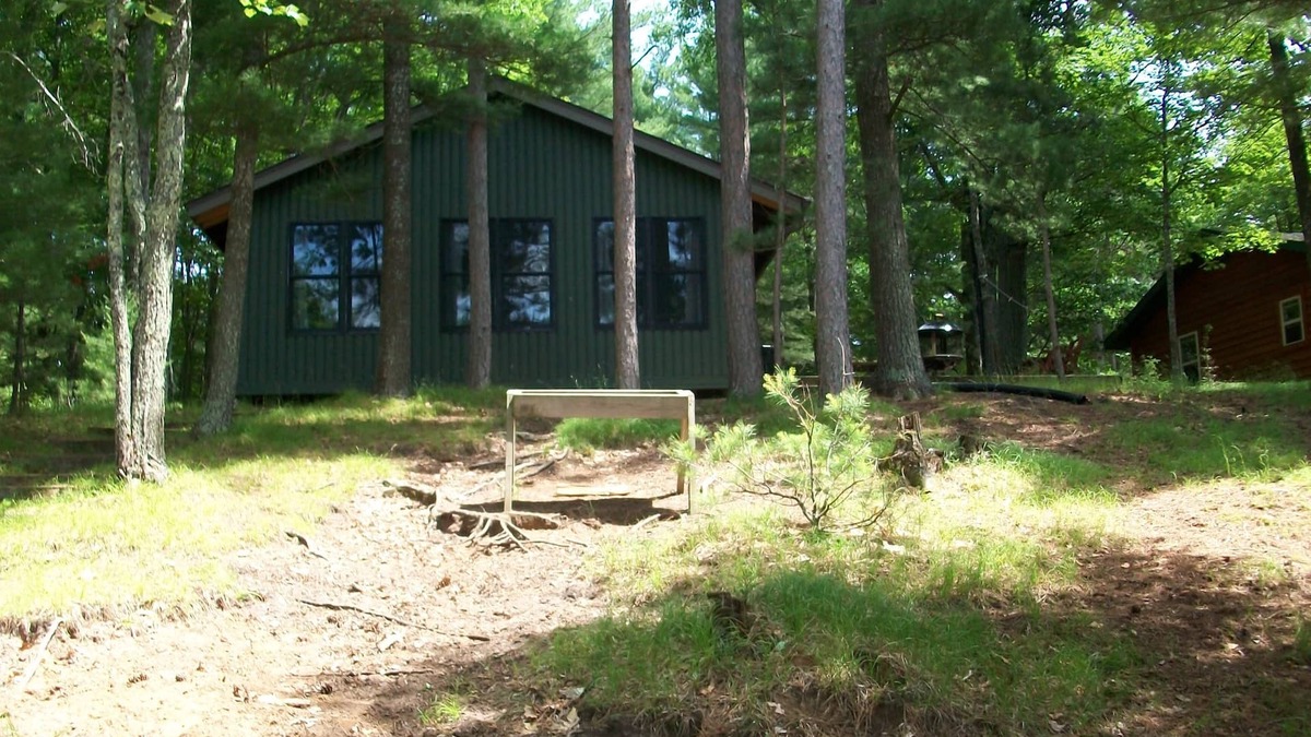 St Germain Cabin | Pet-Friendly Cabin With Air-Conditioning & Fireplace