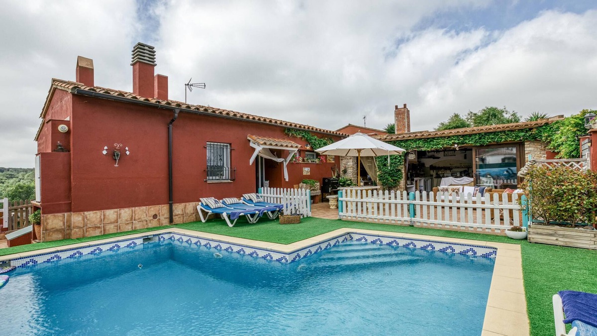 Begur House | Pet-Friendly 'Casa Cati' with Pool, Garden and Wi-Fi