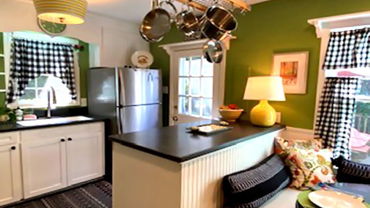 Kings Terrace House | Pet friendly Cottage with fenced yard!