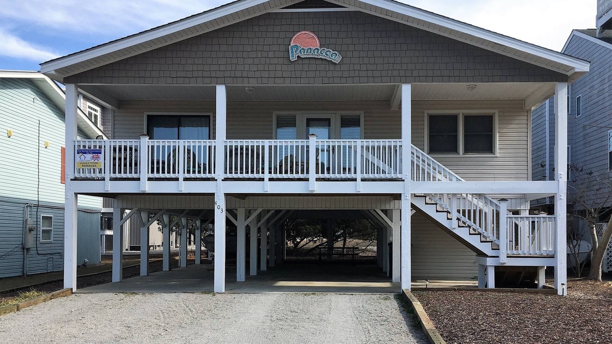 Sunset Beach Cottage | Pet Friendly Cottage On Sunset Beach. Spacious, Comfortable And Ideally Located!