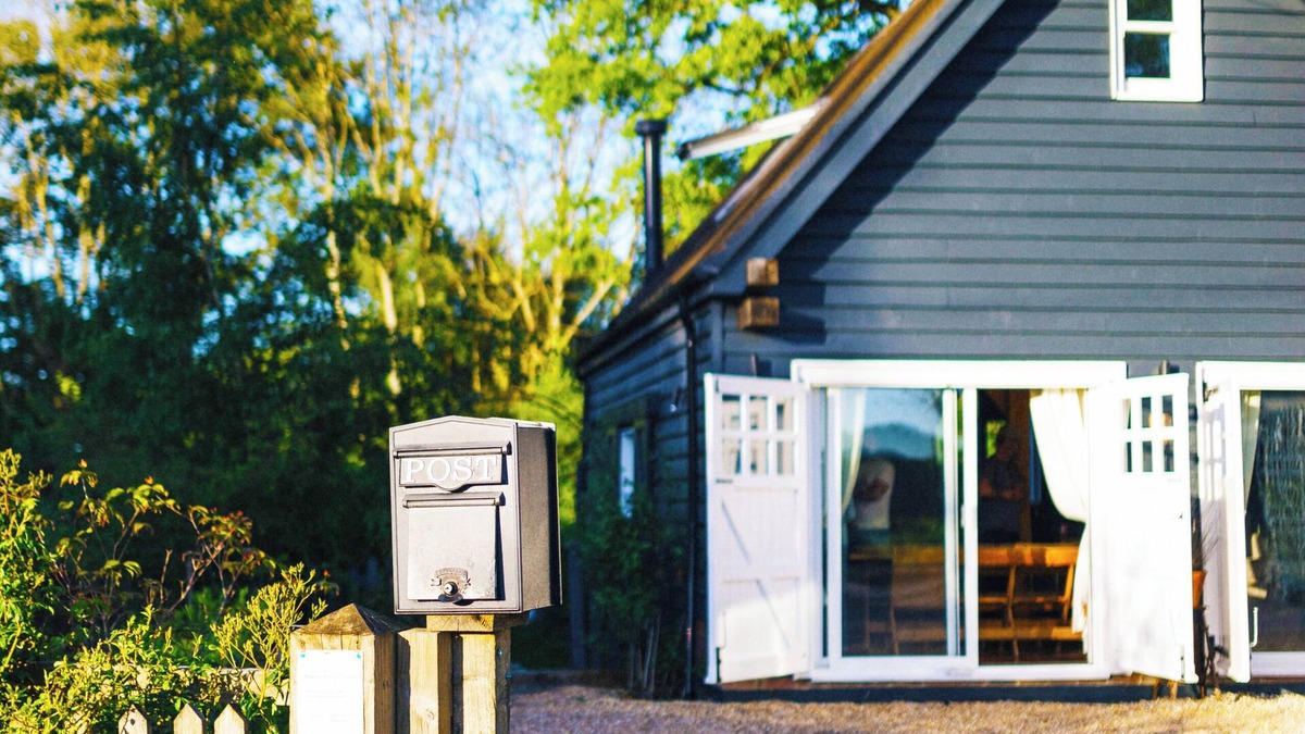 Langton Green House | Pet friendly country barn and forest retreat with a private hot tub