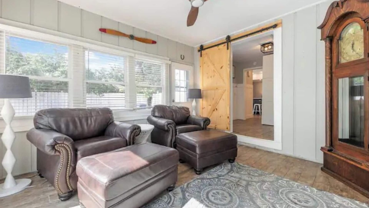 Naperville House | Pet Friendly Cozy North Naperville 3 BED/2 BA Home
