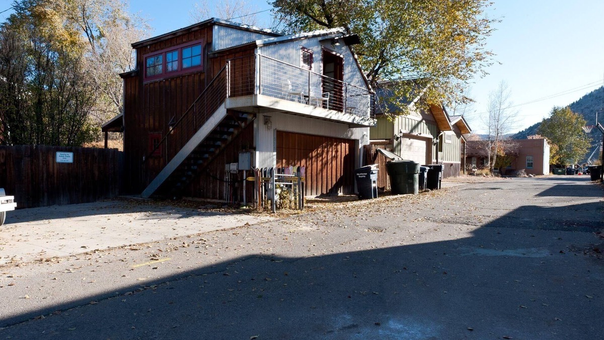 Historic Downtown Durango Apartment | Pet Friendly Downtown Studio Apartment with Deck - AC - Walk to Main Street