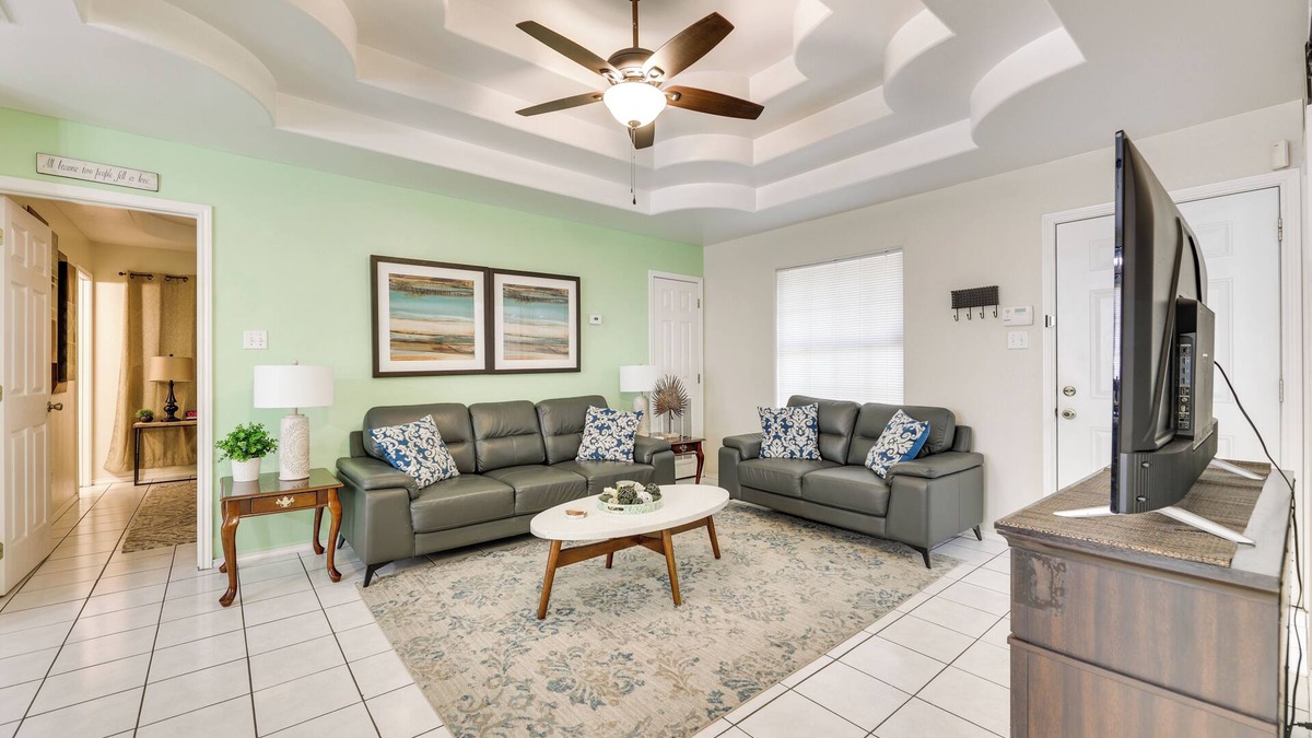 Edinburg Apartment | Pet-Friendly Edinburg Apartment with Pool Access!