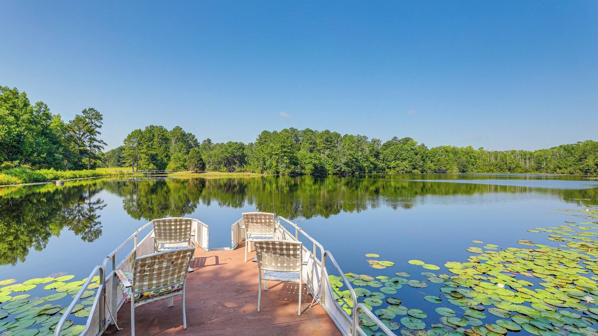Ruffin House | Pet-Friendly Ehrhardt Home w/Private Pond & Yard!