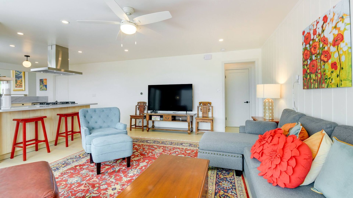 El Cerrito House | Pet-Friendly El Cerrito Home: Deck, Sauna & Views!