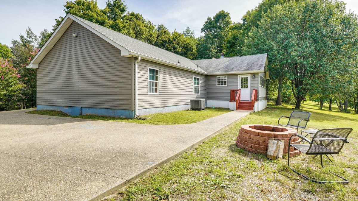 Charlestown House | Pet-Friendly Emerald Lake Retreat in Charlestown!