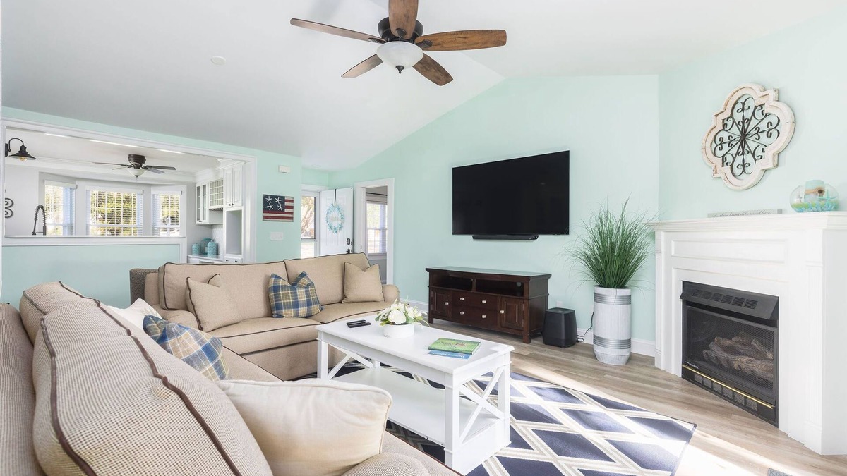 Mount Pleasant Cottage | Pet Friendly, Entire Home, Close to the Beach & Charleston