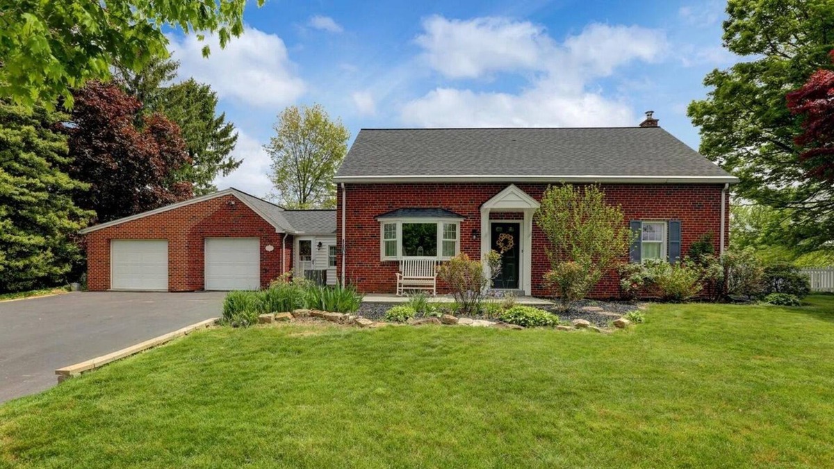 Harrisburg House | Pet Friendly, Fenced 4 Bedroom Home near Hershey and Harrisburg