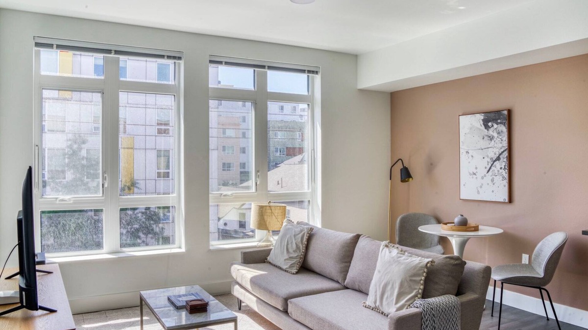 Squire Park Apartment | Pet-Friendly First Hill Jr 1BR w/Gym, Roof Lounge & W/D, by Blueground