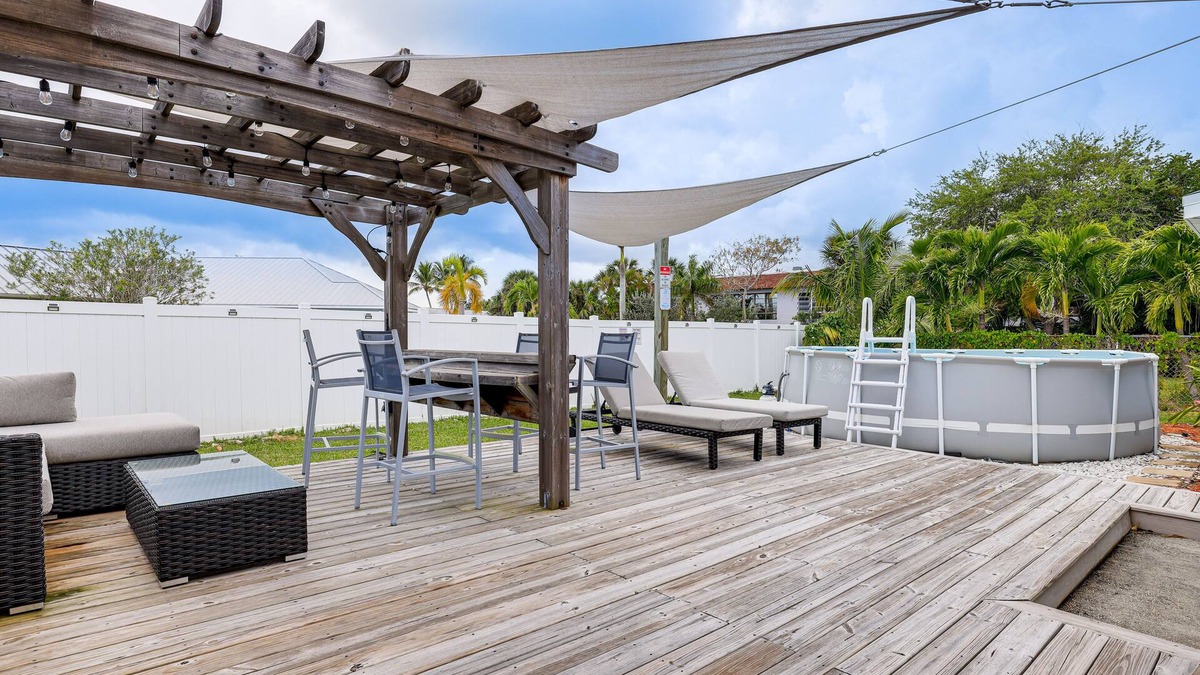 Fort Pierce House | Pet-Friendly Fort Pierce Home w/Pool & Kayaks!