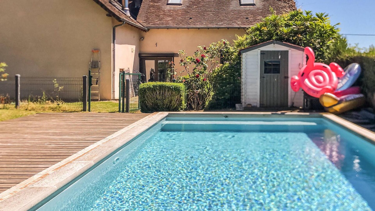 Jumilhac-le-Grand House | Pet friendly home in Jumilhac-Le Grand