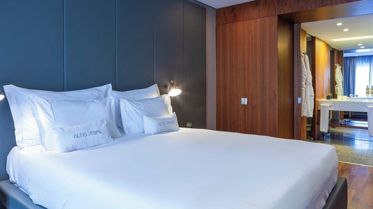 Santo Antonio Hotel | Pet-Friendly, Full Kitchen, Jacuzzi, Rooftop Sundeck, Onsite Jacuzzi!