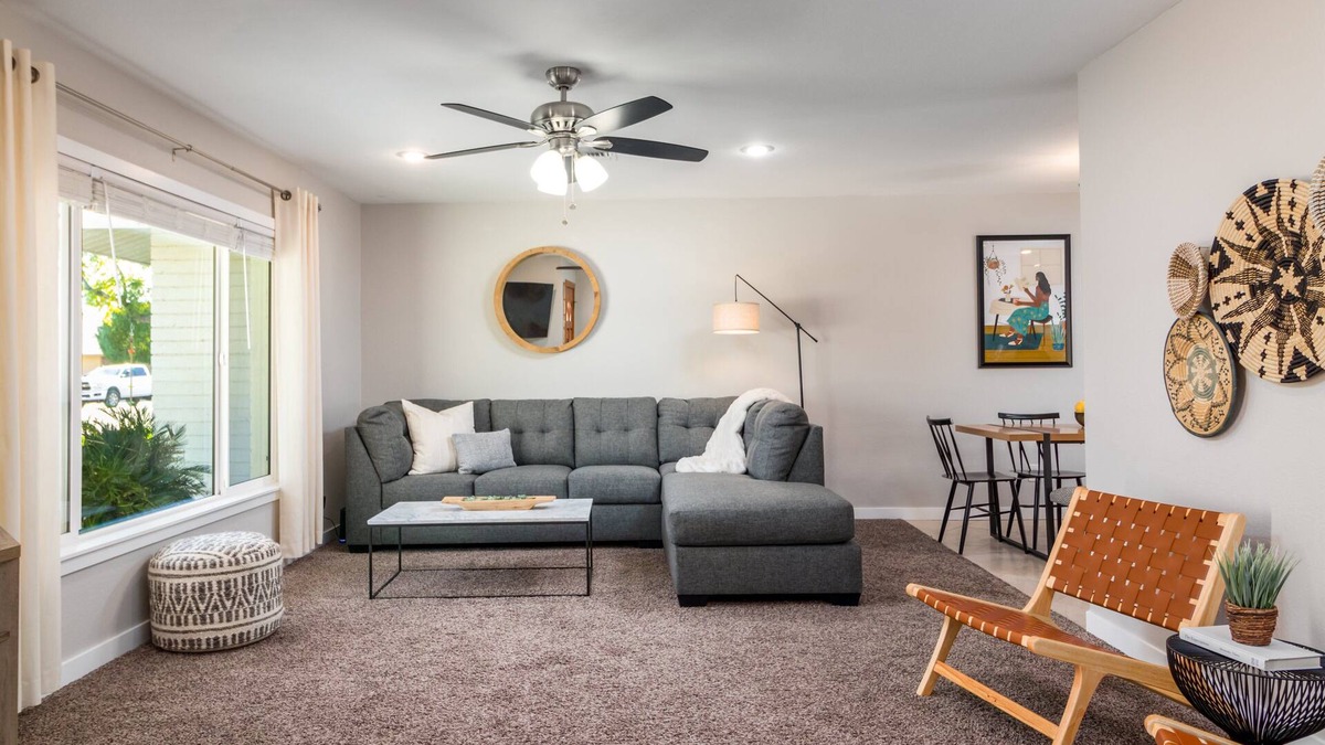 Tempe House | Pet Friendly, Heated pool $, BBQ, Poker Table