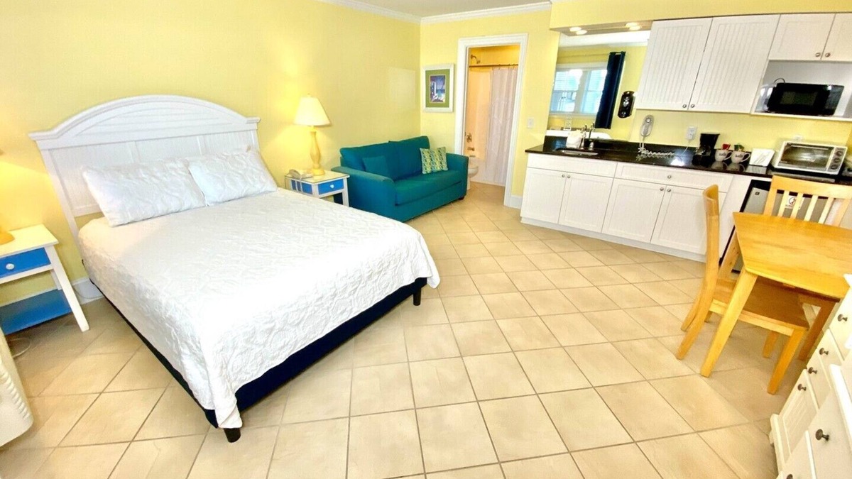 Atlantic Beach Hotel | Pet-friendly, Hidden Gem, 3 Blocks to Beach! Unit 203