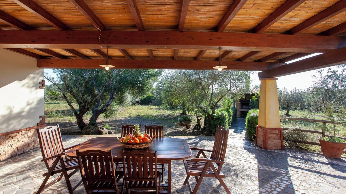 Orosei Apartment | Pet-friendly Holiday Apartment "Tipica Casa di Campagna - Orosei" with Terrace & Shared Garden