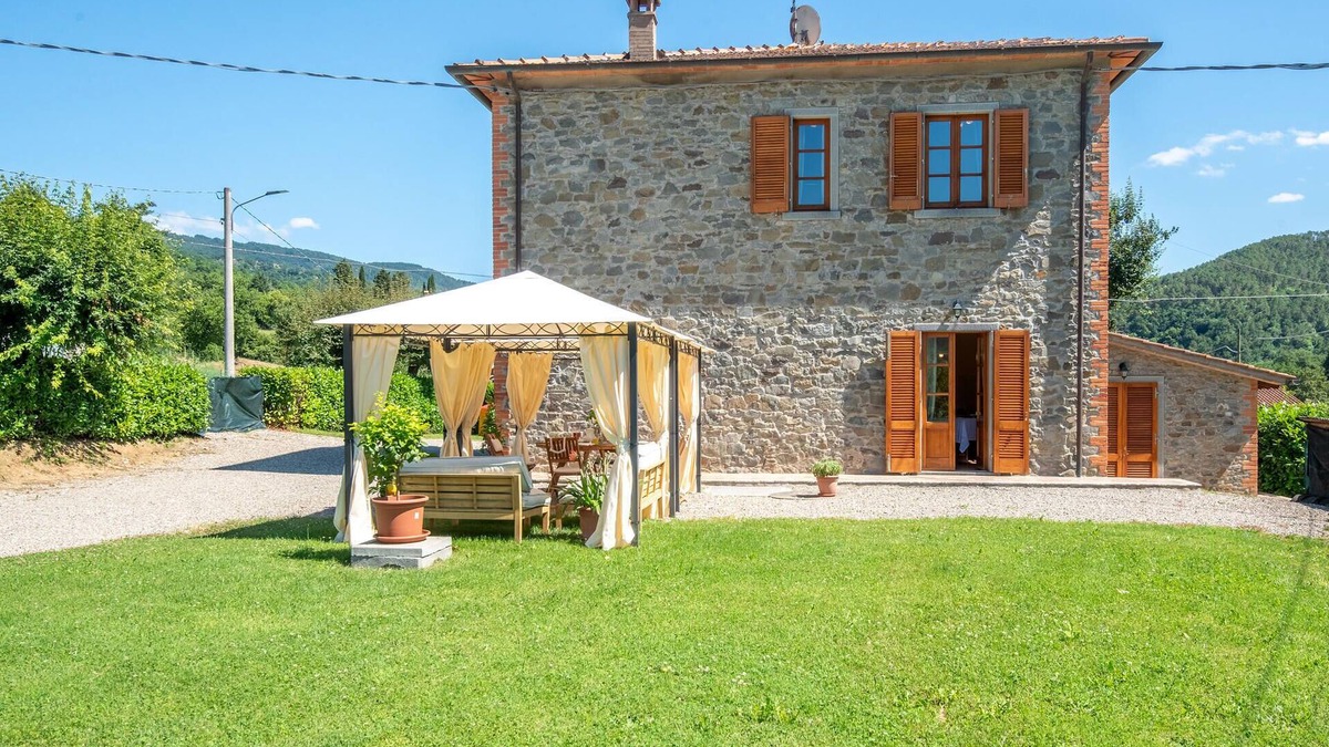 Palazzo del Pero House | Pet friendly home in Arezzo with WiFi