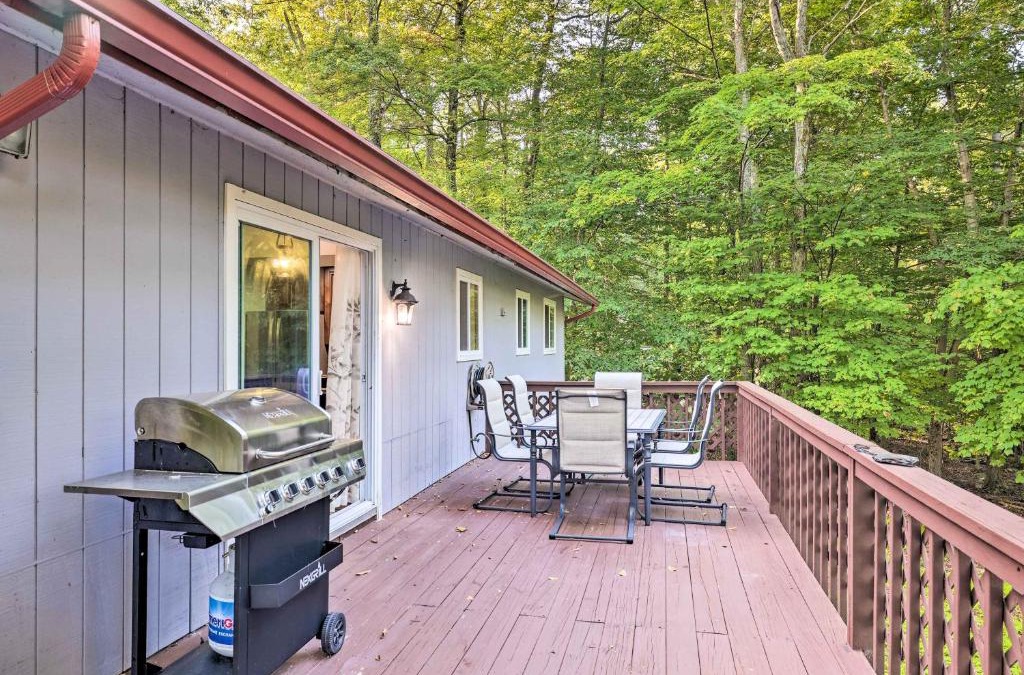 Gouldsboro House | Pet-Friendly Home in Big Bass Lake Community!